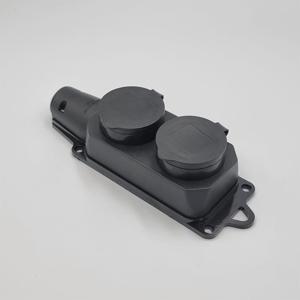 Розетка каучукова двомісна з захисними кришками 402 2Р+РЕ IP44 LEE